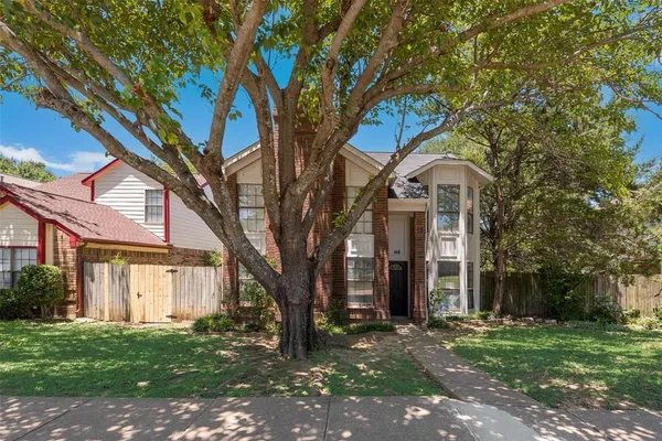 $300,000 | 148 High Pointe Lane, Cedar Hill, TX 75104