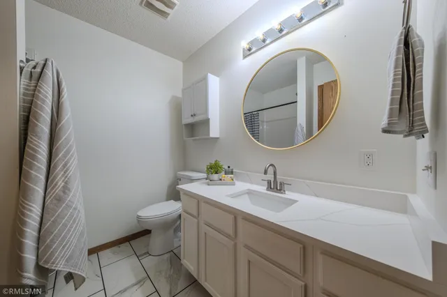 $305,000 | 1002 Pleasant View Court Northwest, Isanti, MN 55040