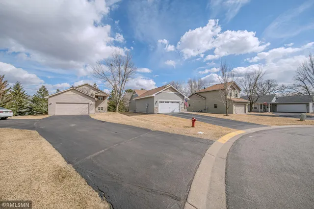 $305,000 | 1002 Pleasant View Court Northwest, Isanti, MN 55040