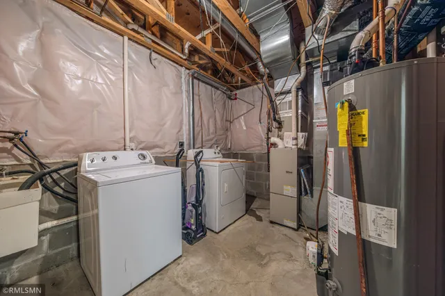 $305,000 | 1002 Pleasant View Court Northwest, Isanti, MN 55040