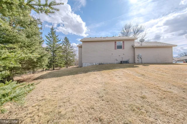 $305,000 | 1002 Pleasant View Court Northwest, Isanti, MN 55040