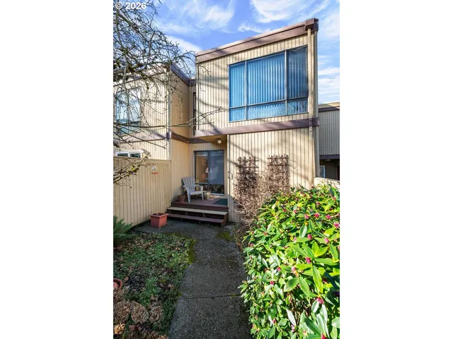 $259,900 | 1655 Northwest Lakeway Lane, Beaverton, OR 97006