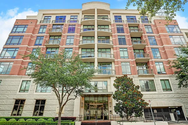 $550,000 | 2211 Briarglen Drive, Unit 310, Houston, TX 77027