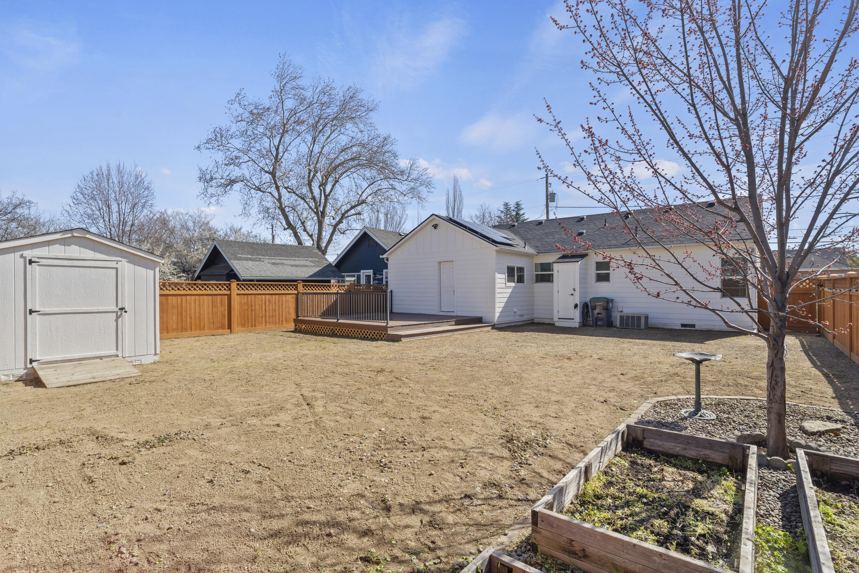 319 Maple Street Medford, OR 97501 - Photo 25 of 27 Back Yard