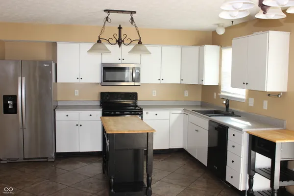 $2,550 | 6526 Abby Lane, Zionsville, IN 46077