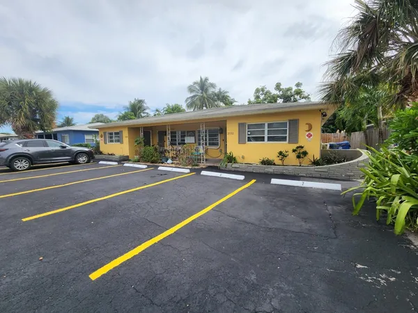 $1,500 | 2036 Northeast 26th Street, Unit 1, Wilton Manors, FL 33305
