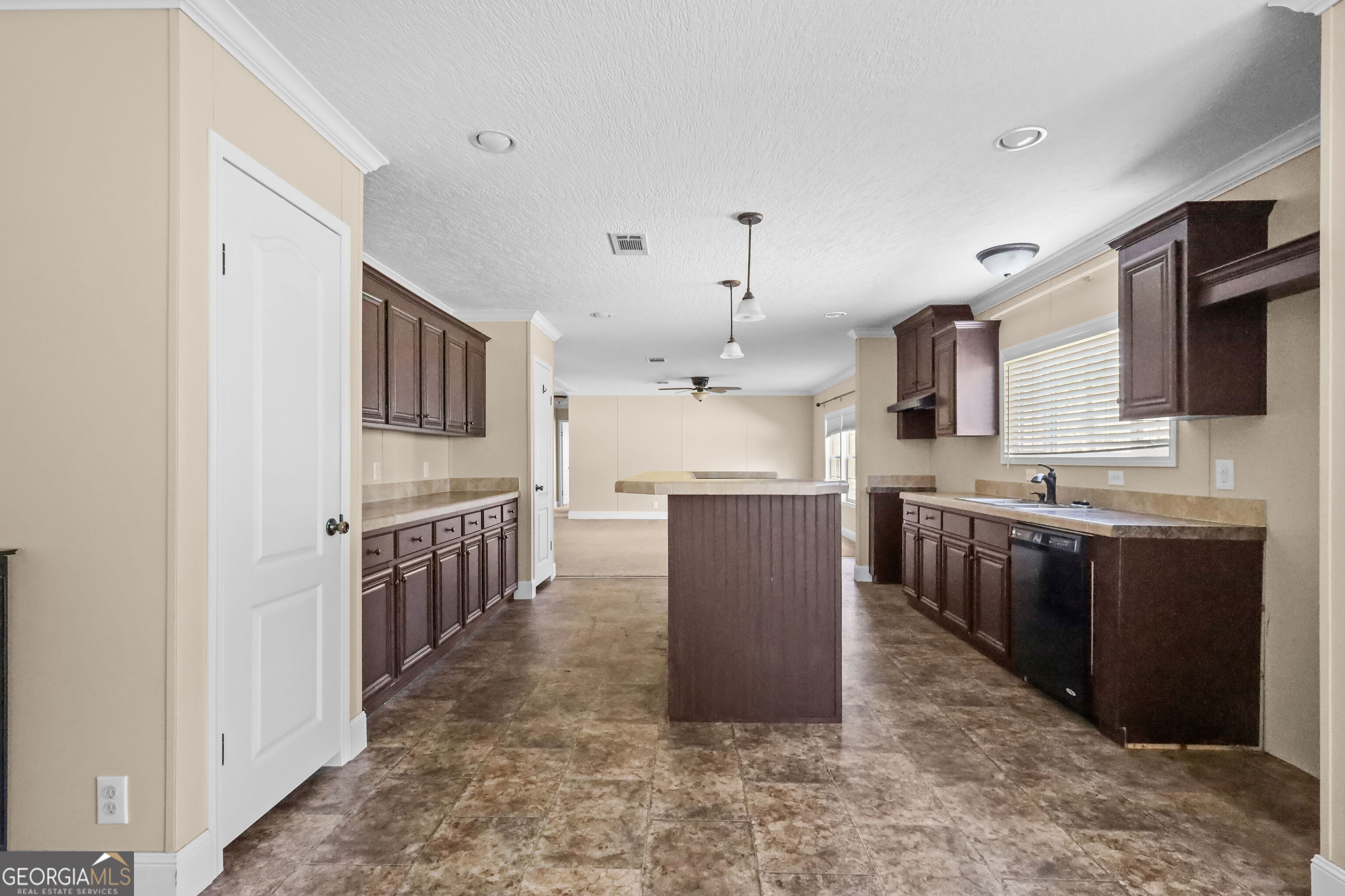 611 Sandy Run Road Jesup, GA 31545 - Photo 9 of 30