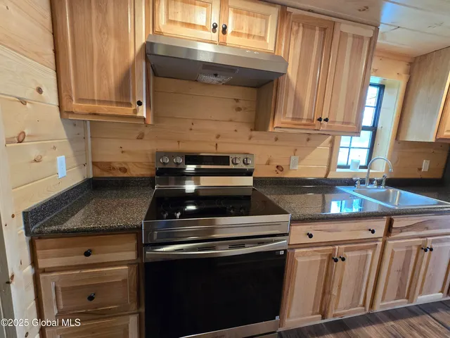 $399,000 | 85 Hunt Lake Road, Corinth, NY 12822