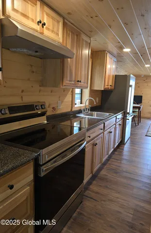 $399,000 | 85 Hunt Lake Road, Corinth, NY 12822