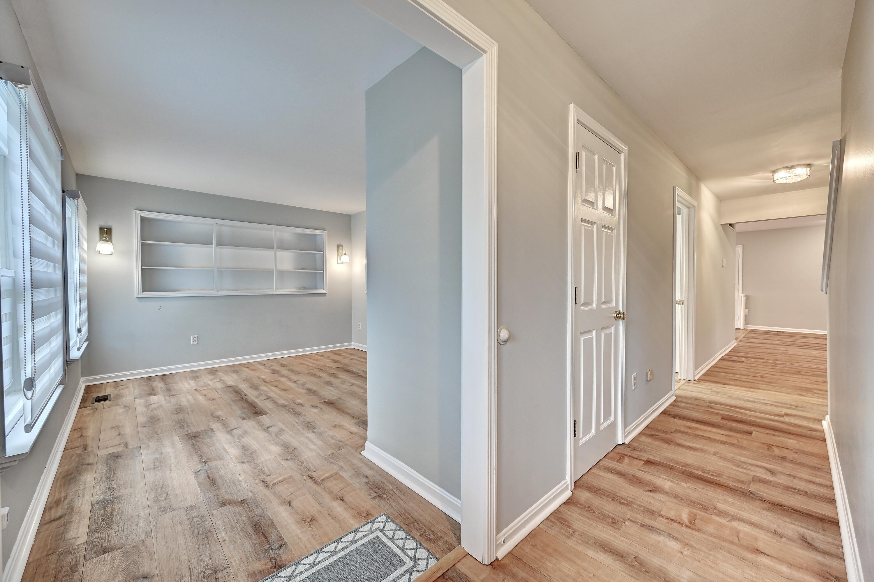 2232 Amsterdam Road Fort Mitchell, KY 41017 - Photo 10 of 36 DSC_5595_6_7_8_9Interior01