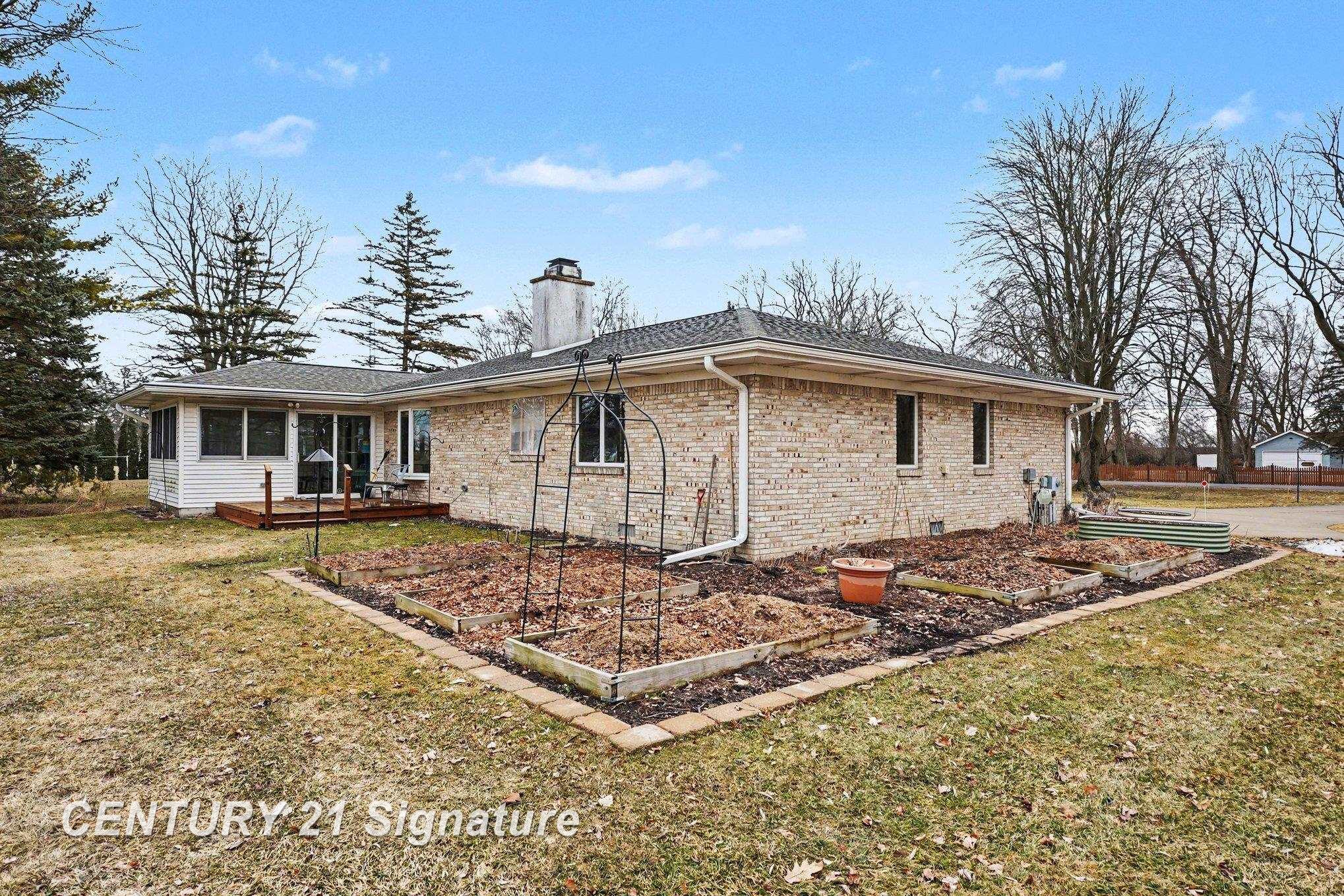 2378 Liberty Road Saginaw, MI 48604 - Photo 23 of 35 50201052-be152289-5a39-4174-b724-1d47bc8ad669.JPG