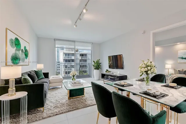 $3,350 | 1665 Bay Road, Unit 522, Miami Beach, FL 33139