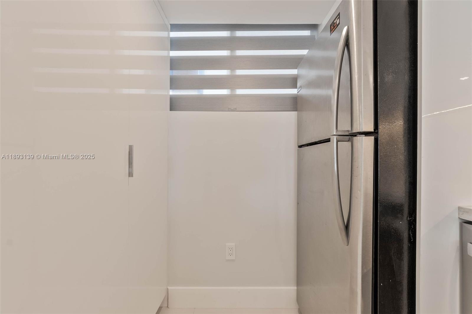 1665 Bay Road, Unit 522 Miami Beach, FL 33139 - Photo 13 of 30