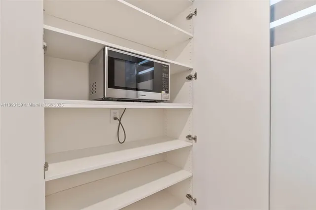 $3,350 | 1665 Bay Road, Unit 522, Miami Beach, FL 33139