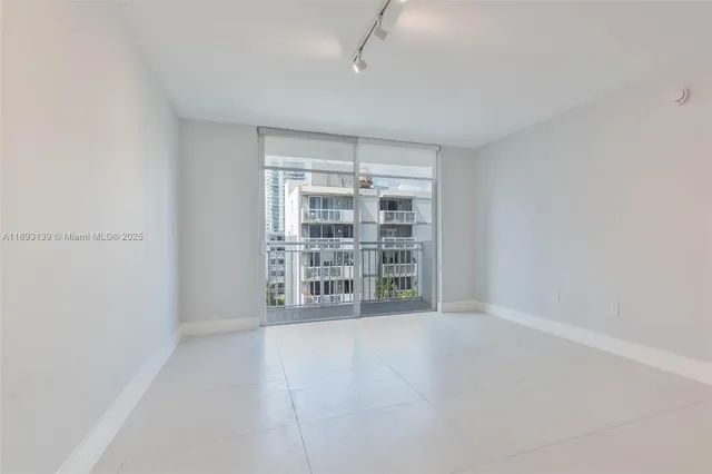 $3,350 | 1665 Bay Road, Unit 522, Miami Beach, FL 33139