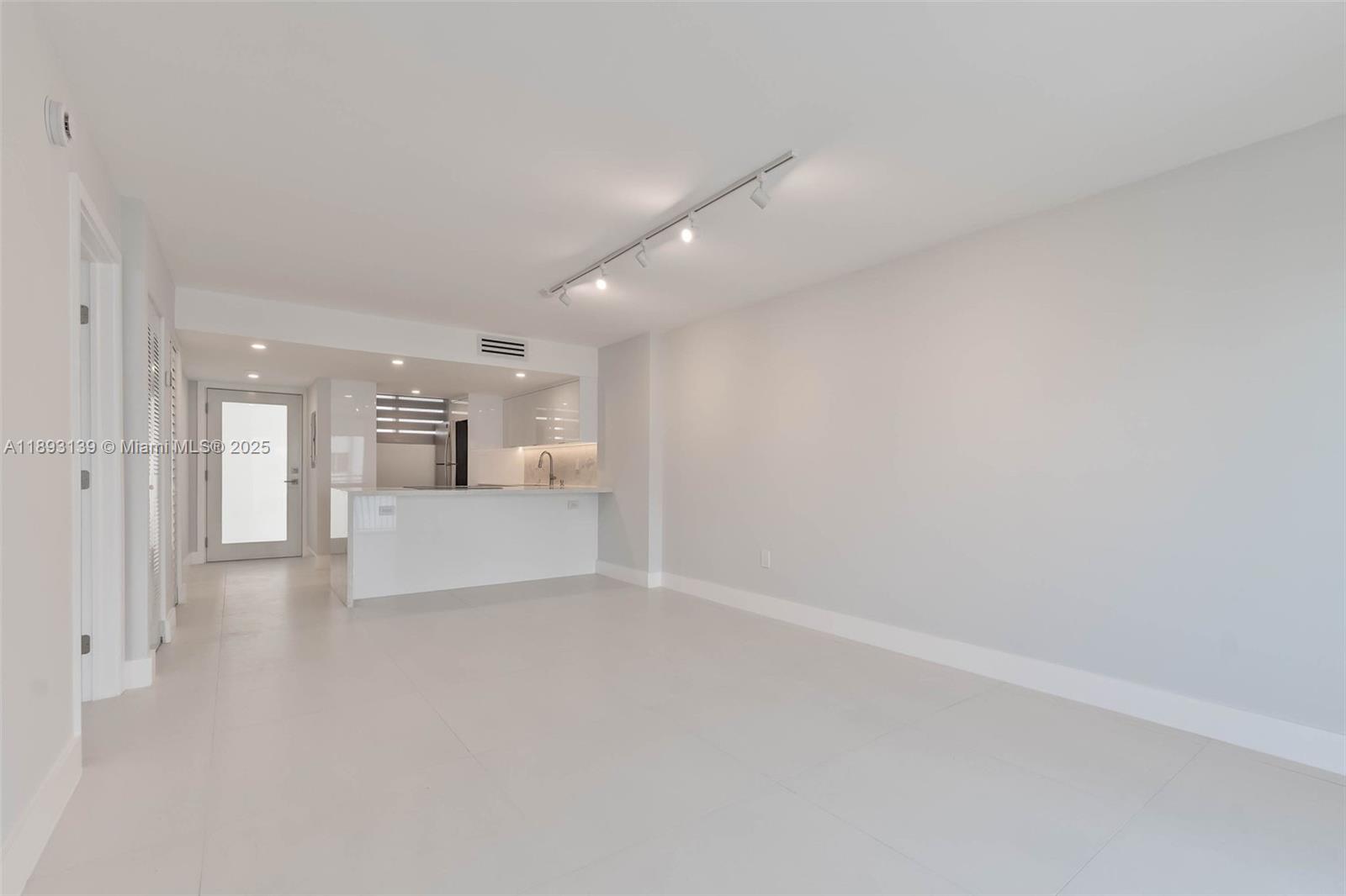 1665 Bay Road, Unit 522 Miami Beach, FL 33139 - Photo 18 of 30