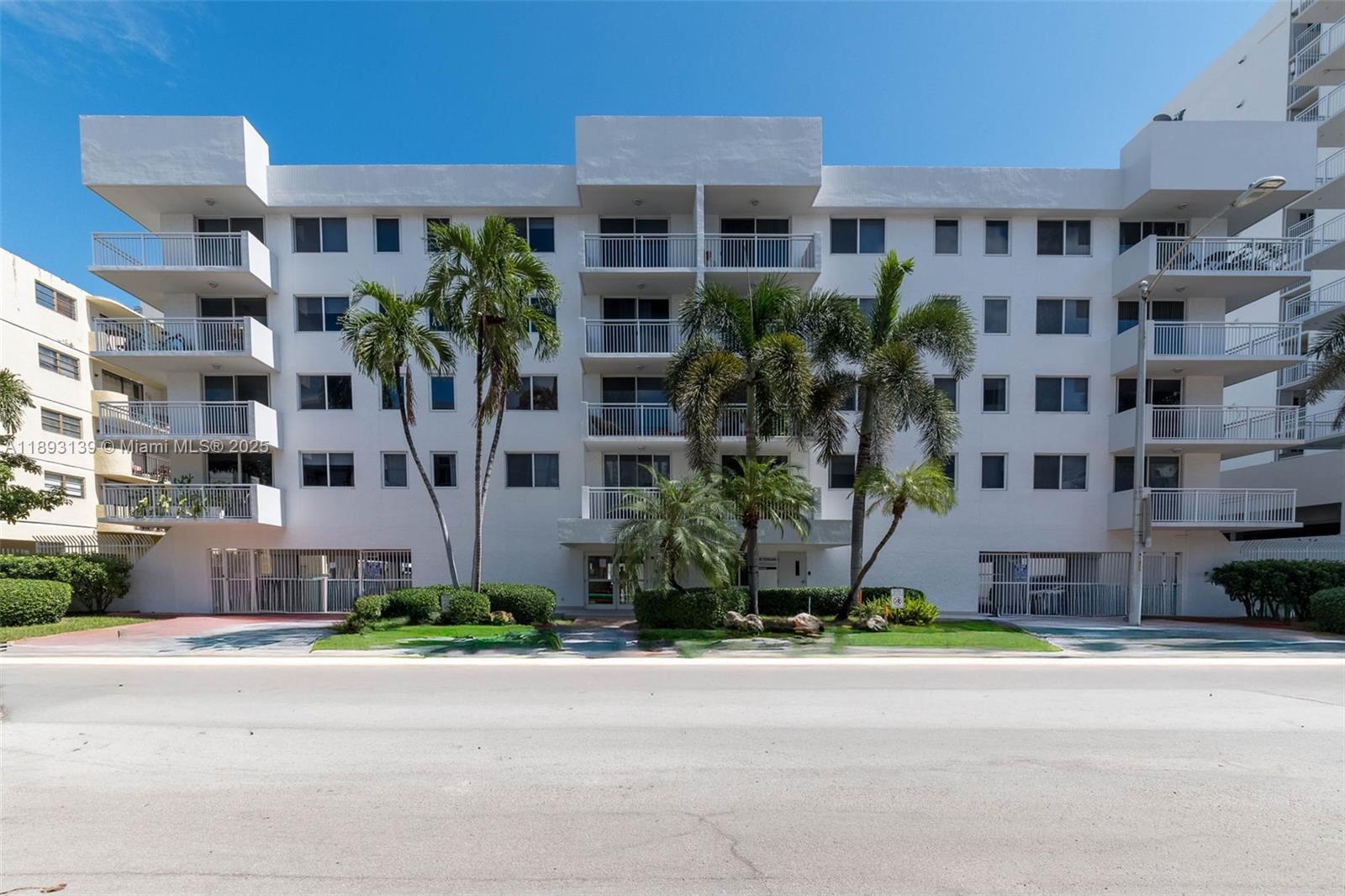 1665 Bay Road, Unit 522 Miami Beach, FL 33139 - Photo 24 of 30