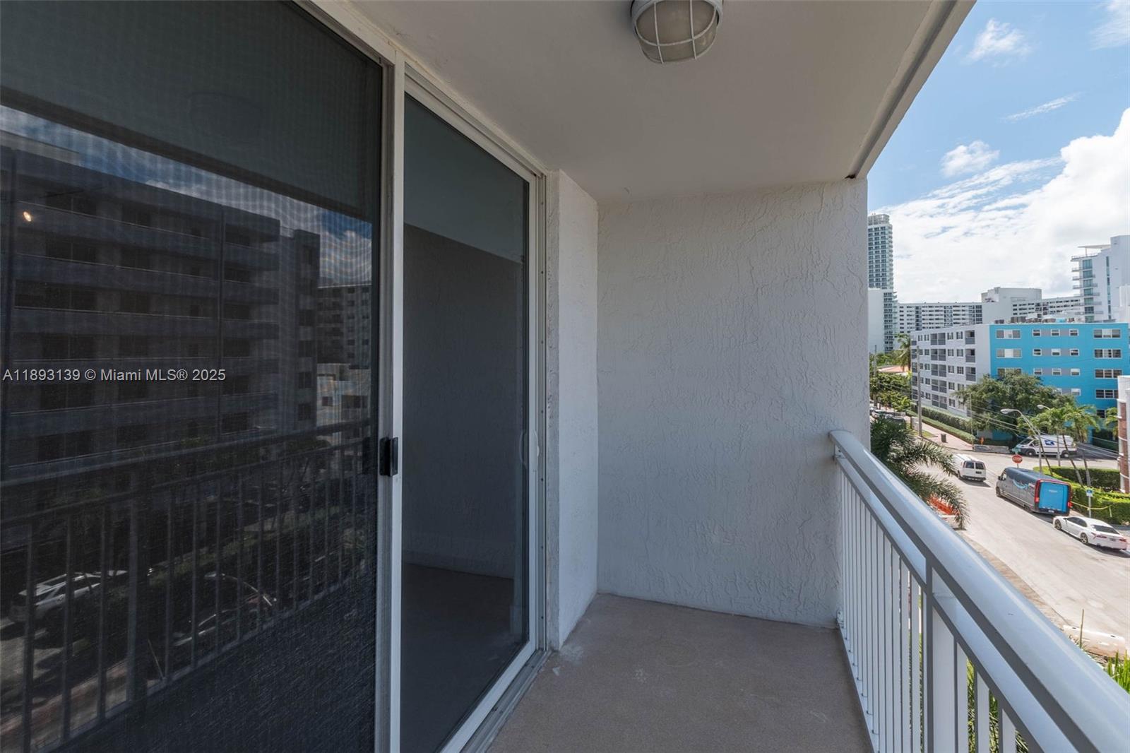 1665 Bay Road, Unit 522 Miami Beach, FL 33139 - Photo 28 of 30