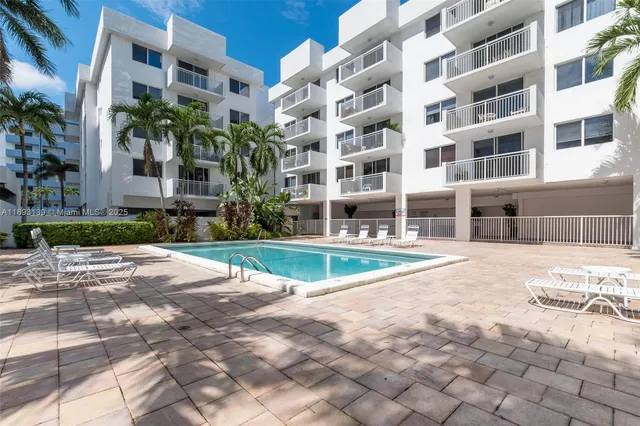 $3,350 | 1665 Bay Road, Unit 522, Miami Beach, FL 33139