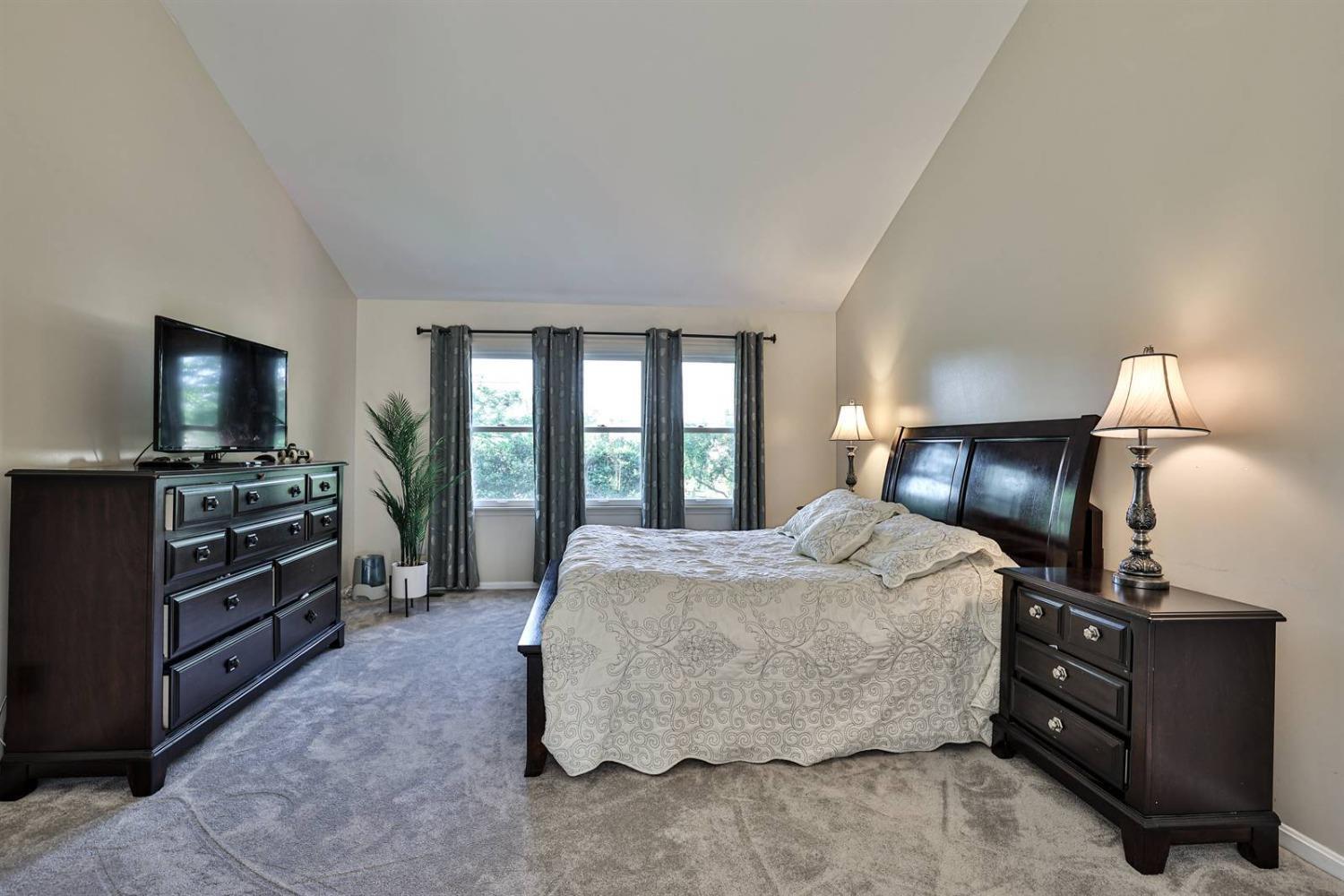 1072 Stream Ridge Lane Cincinnati, OH 45255 - Photo 19 of 48 Gallery Image 19