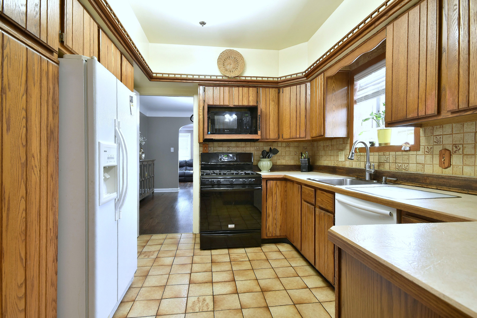 3214 North Rutherford Avenue Chicago, IL 60634 - Photo 5 of 17 Gallery Image 5