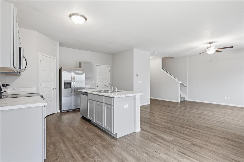 21305 West 215th Street Spring Hill, KS 66083 - Photo 11 of 32
