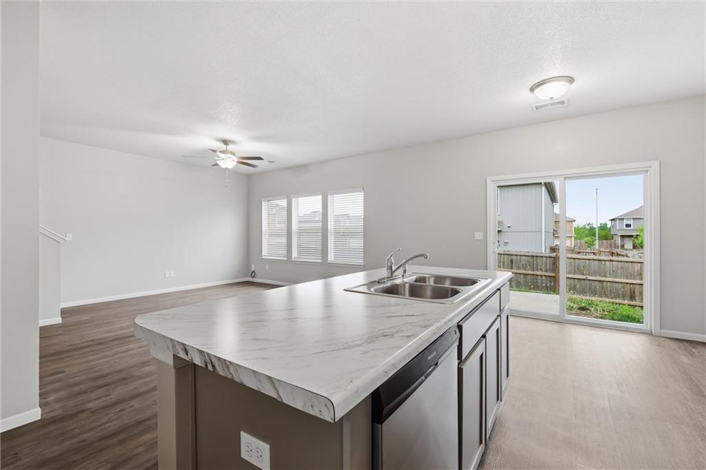 21305 West 215th Street Spring Hill, KS 66083 - Photo 13 of 32