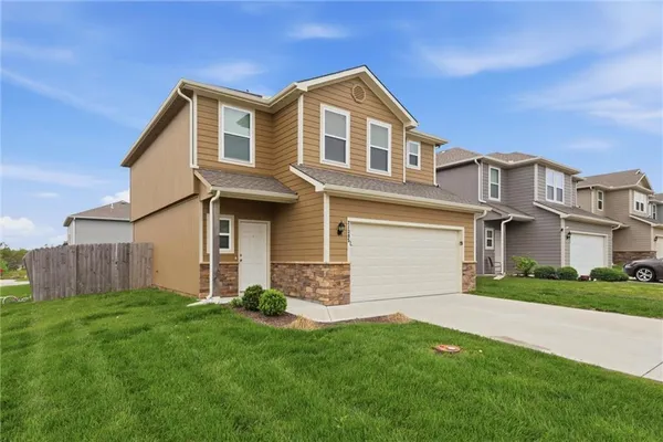 $350,000 | 21305 West 215th Street, Spring Hill, KS 66083