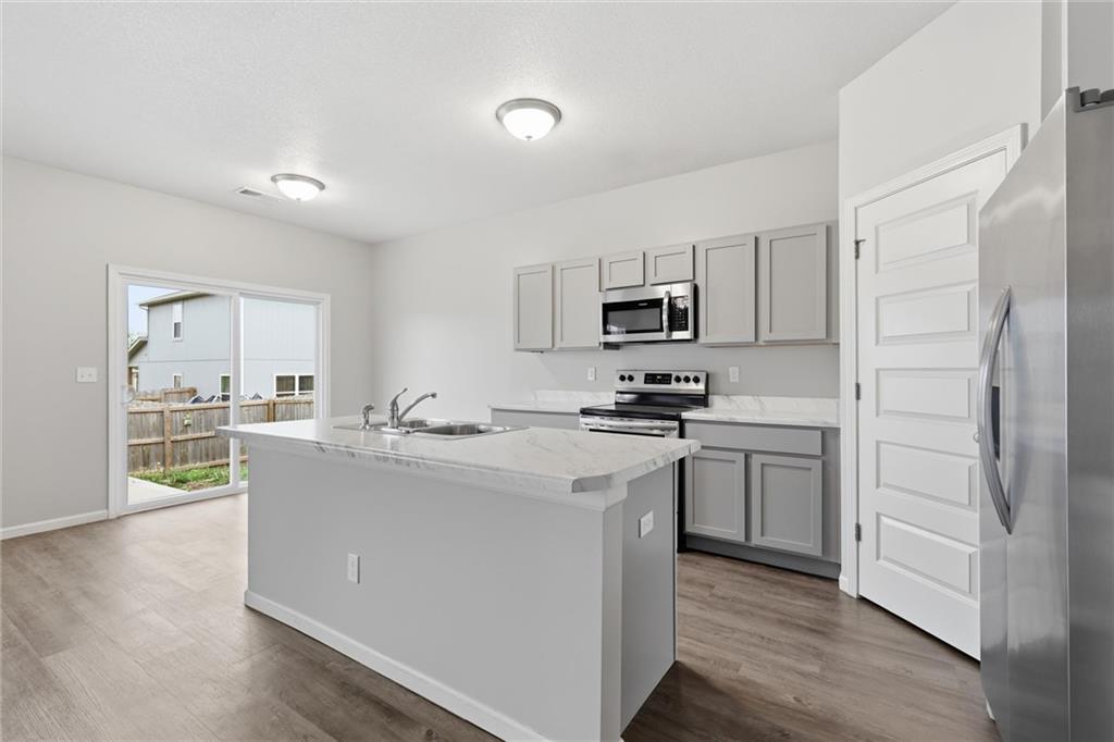 21305 West 215th Street Spring Hill, KS 66083 - Photo 9 of 32