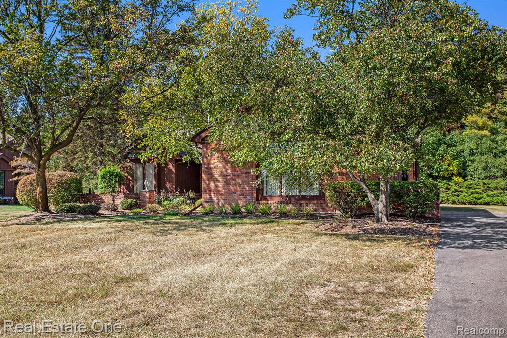 36508 Valley Ridge Drive Farmington Hills, MI 48331 - Photo 27 of 29