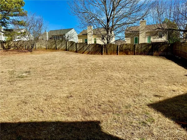 a street view with residential houses