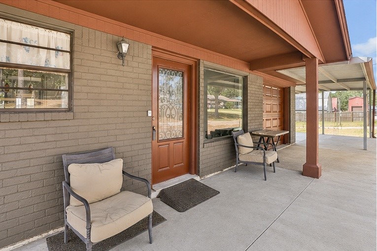 406 Kickapoo Drive Livingston, TX 77351 - Photo 8 of 41 Front Porch View