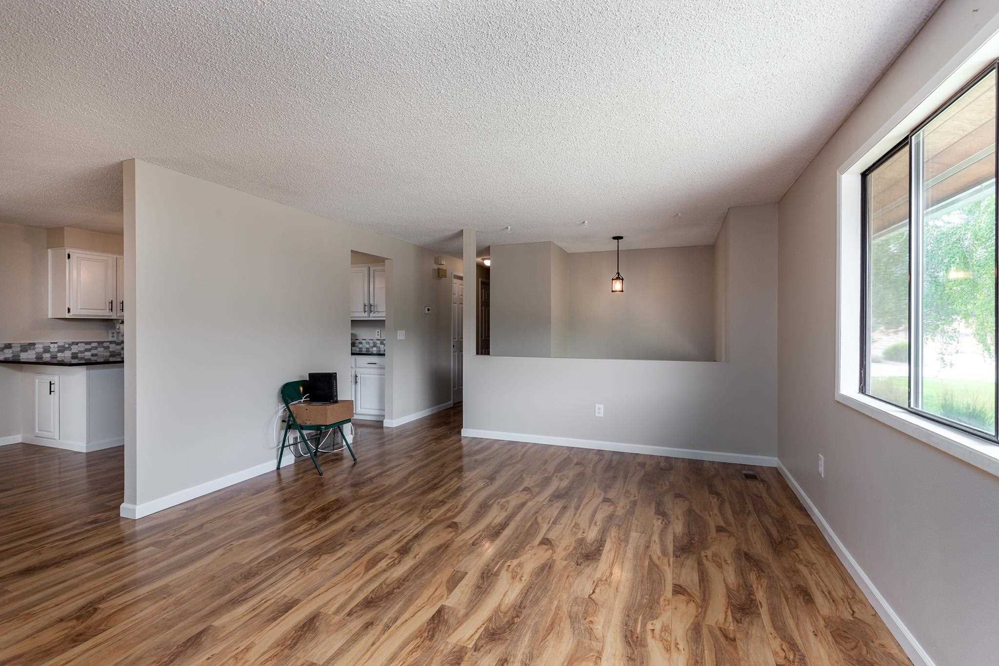 4333 South Locust Road Spokane Valley, WA 99206 - Photo 4 of 45 Gallery Image 4