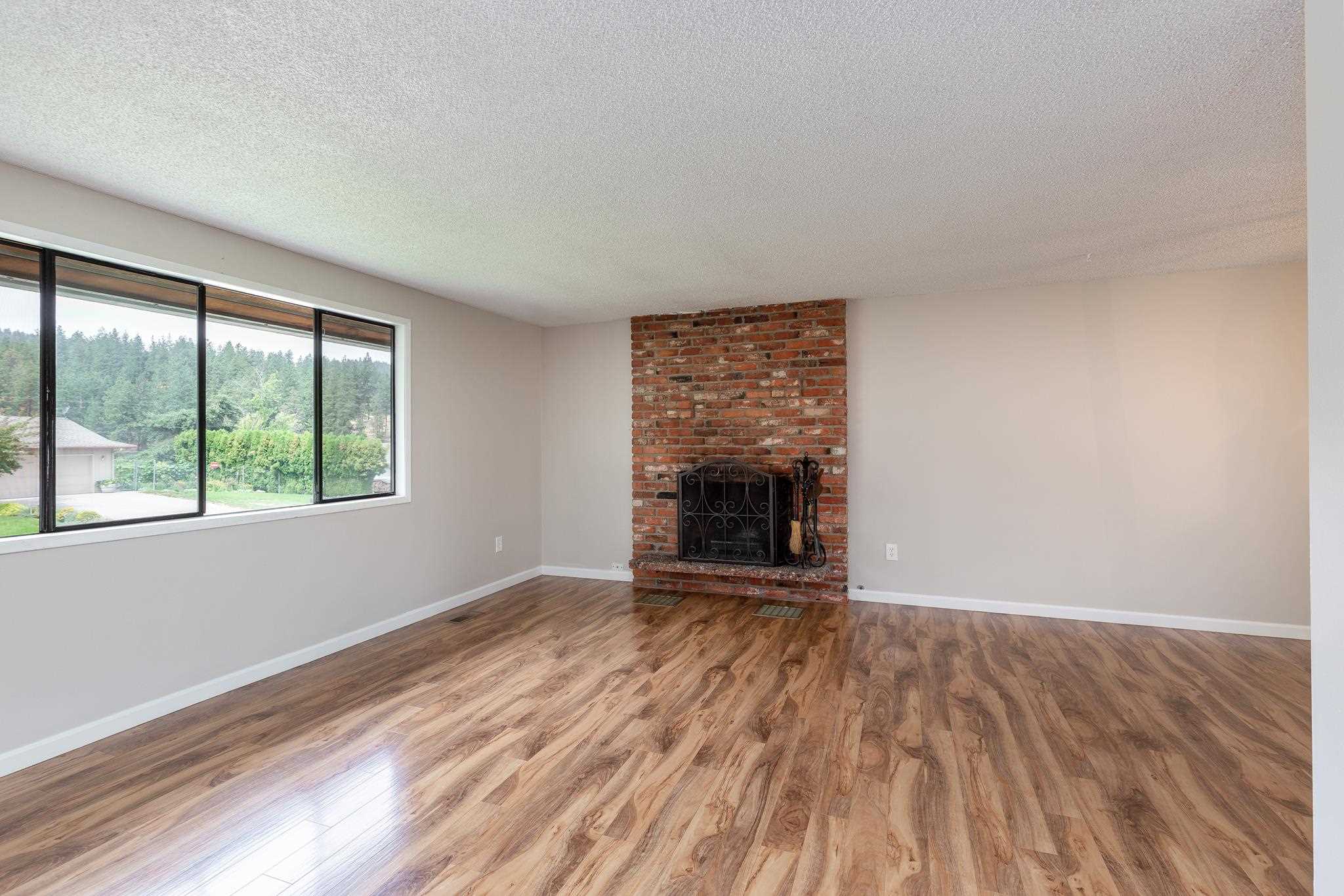 4333 South Locust Road Spokane Valley, WA 99206 - Photo 5 of 45 Gallery Image 5