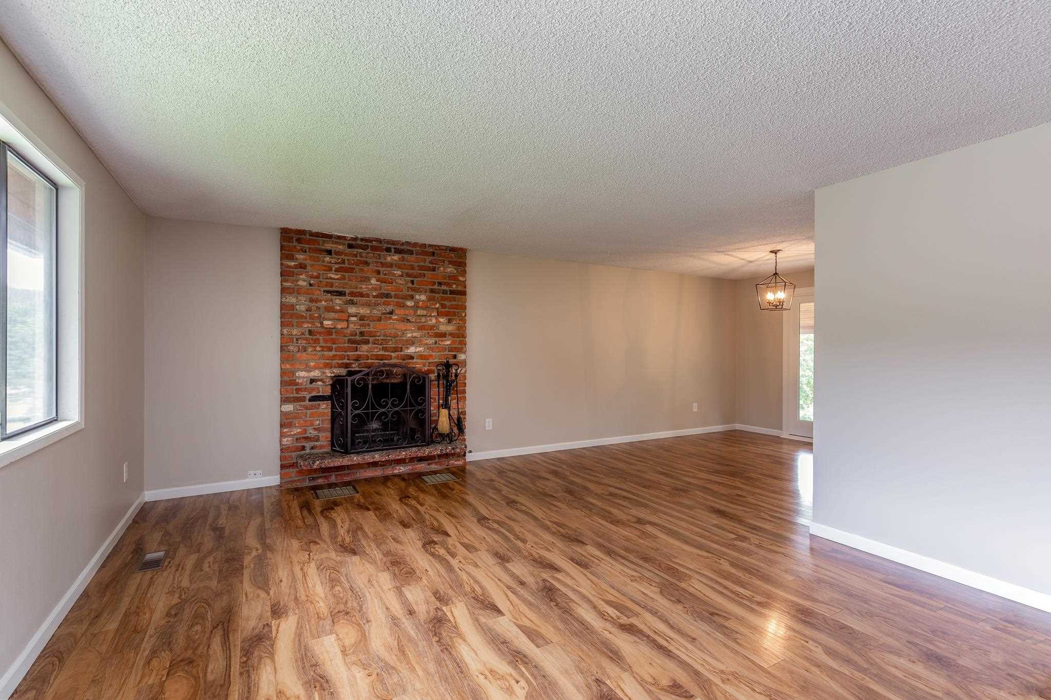 4333 South Locust Road Spokane Valley, WA 99206 - Photo 6 of 45 Gallery Image 6