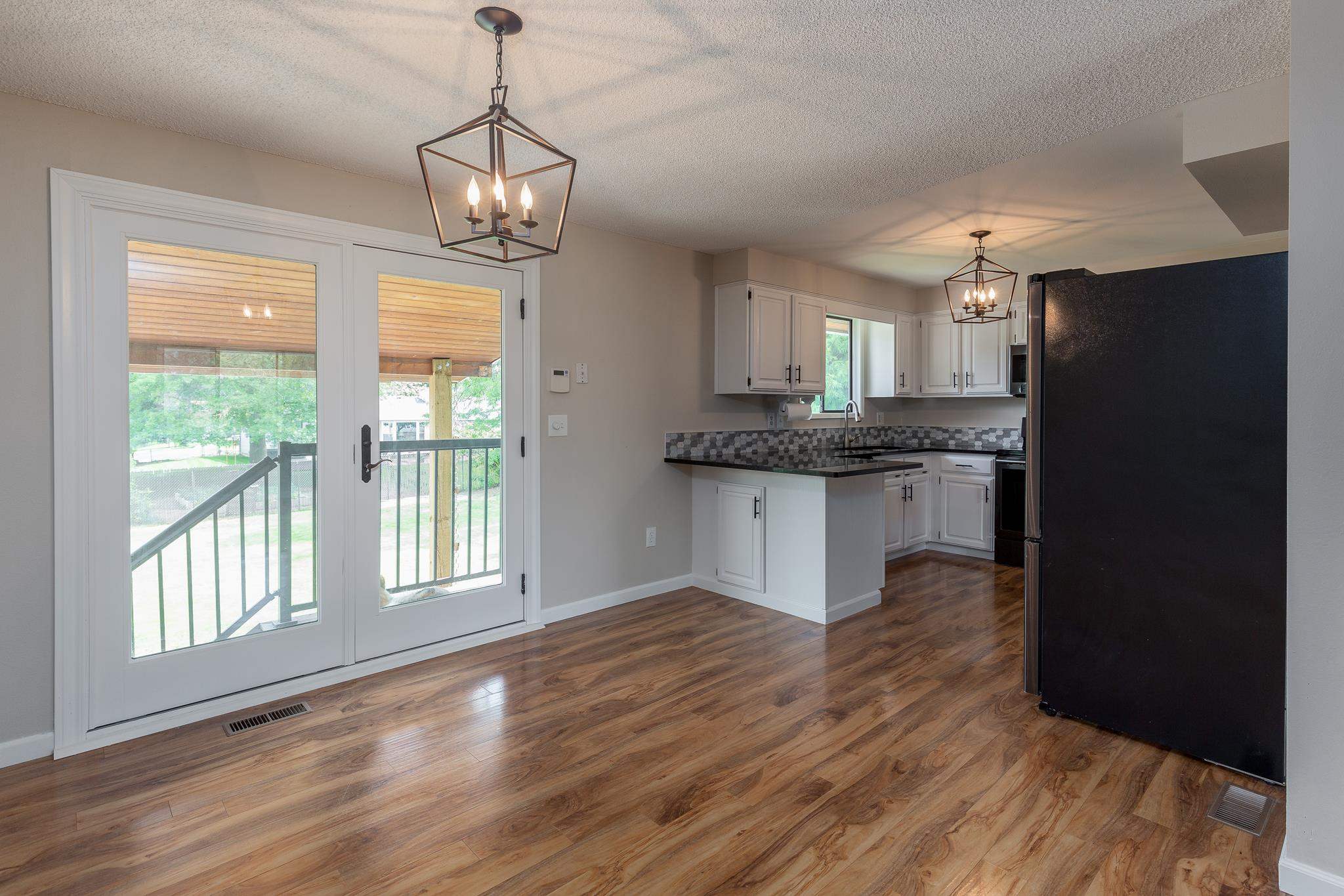 4333 South Locust Road Spokane Valley, WA 99206 - Photo 8 of 45 Gallery Image 8