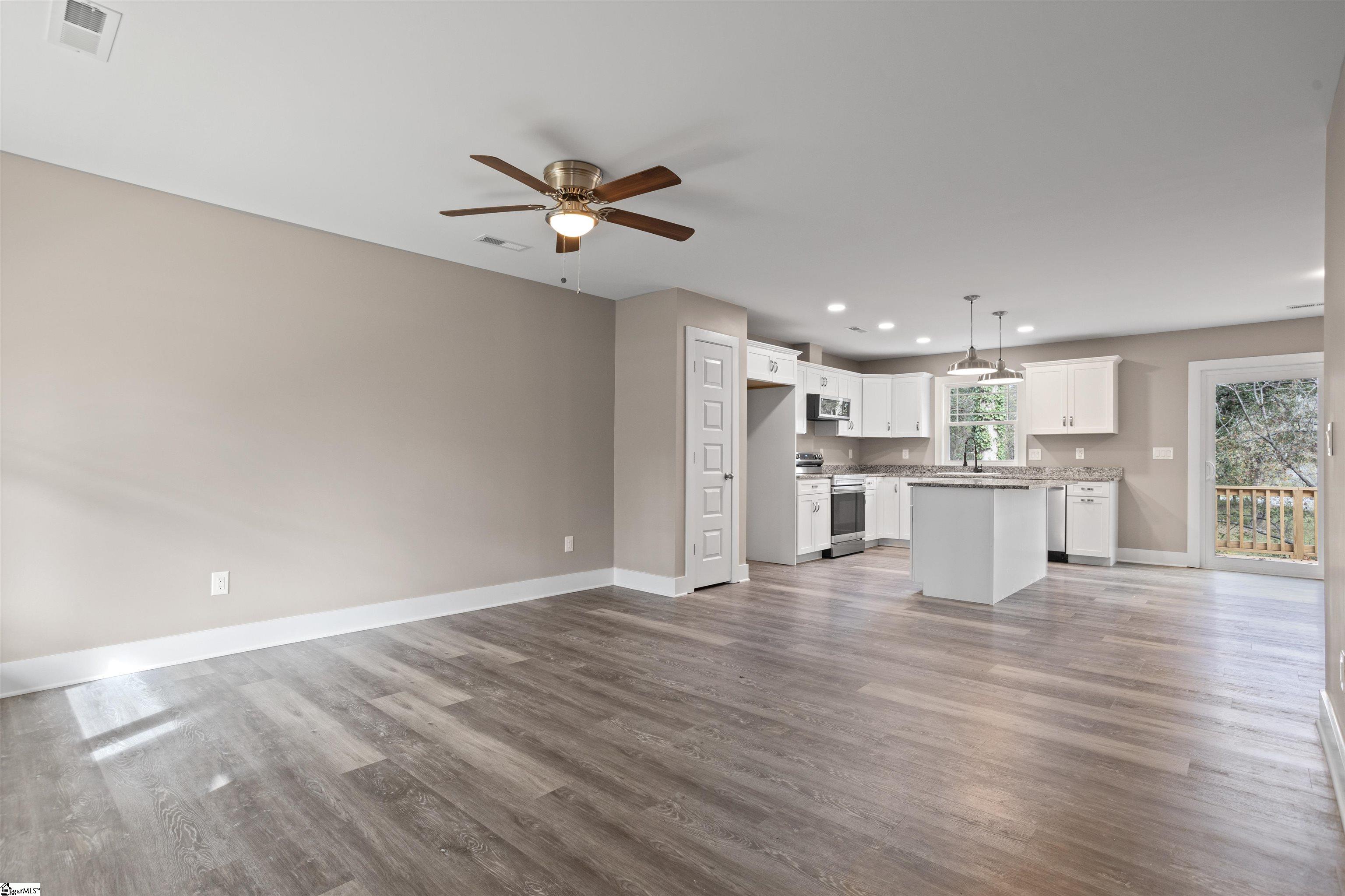 2 Hillbrook Road Taylors, SC 29687 - Photo 4 of 37