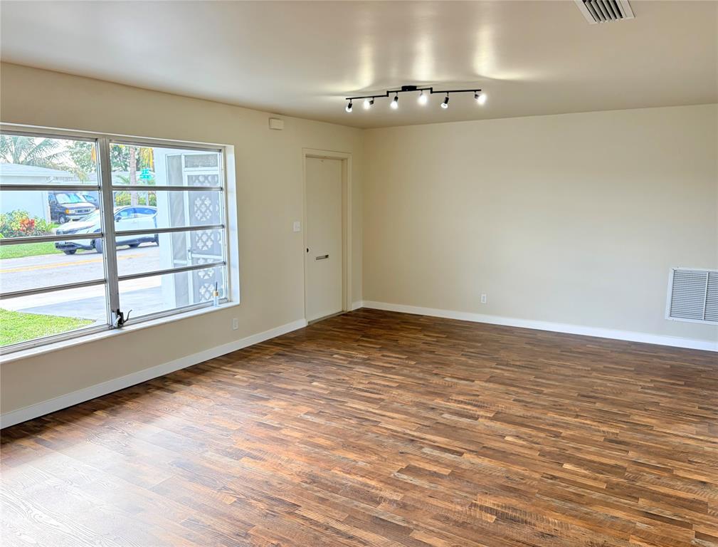 6875 Northwest 15th Street Margate, FL 33063 - Photo 4 of 32