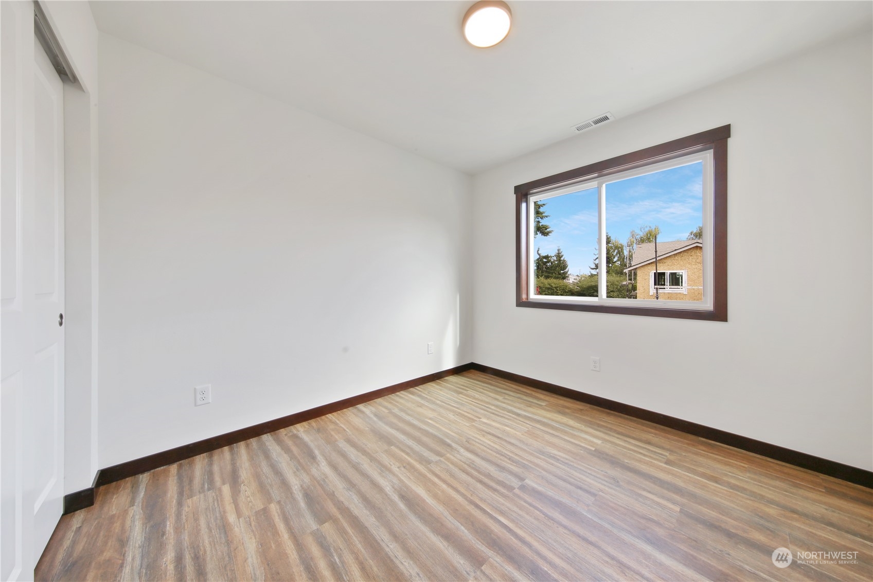 9538 Holly Drive Everett, WA 98204 - Photo 11 of 22