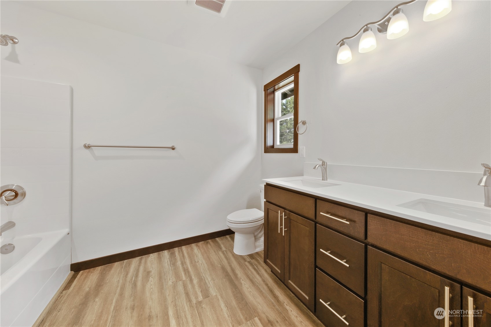 9538 Holly Drive Everett, WA 98204 - Photo 10 of 22