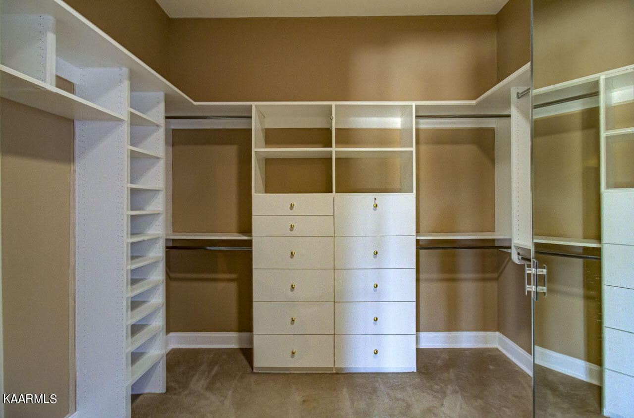 127 Santee Way Loudon, TN 37774 - Photo 12 of 37 Master Closet