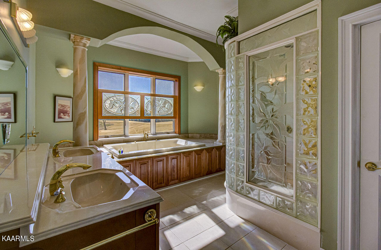 127 Santee Way Loudon, TN 37774 - Photo 13 of 37 Master Bath