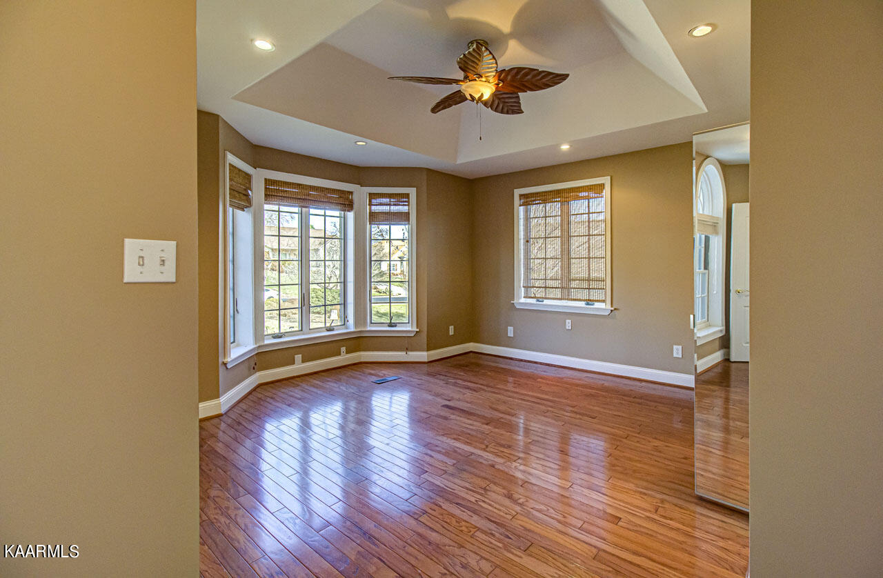 127 Santee Way Loudon, TN 37774 - Photo 15 of 37 Main Floor Beedroom2