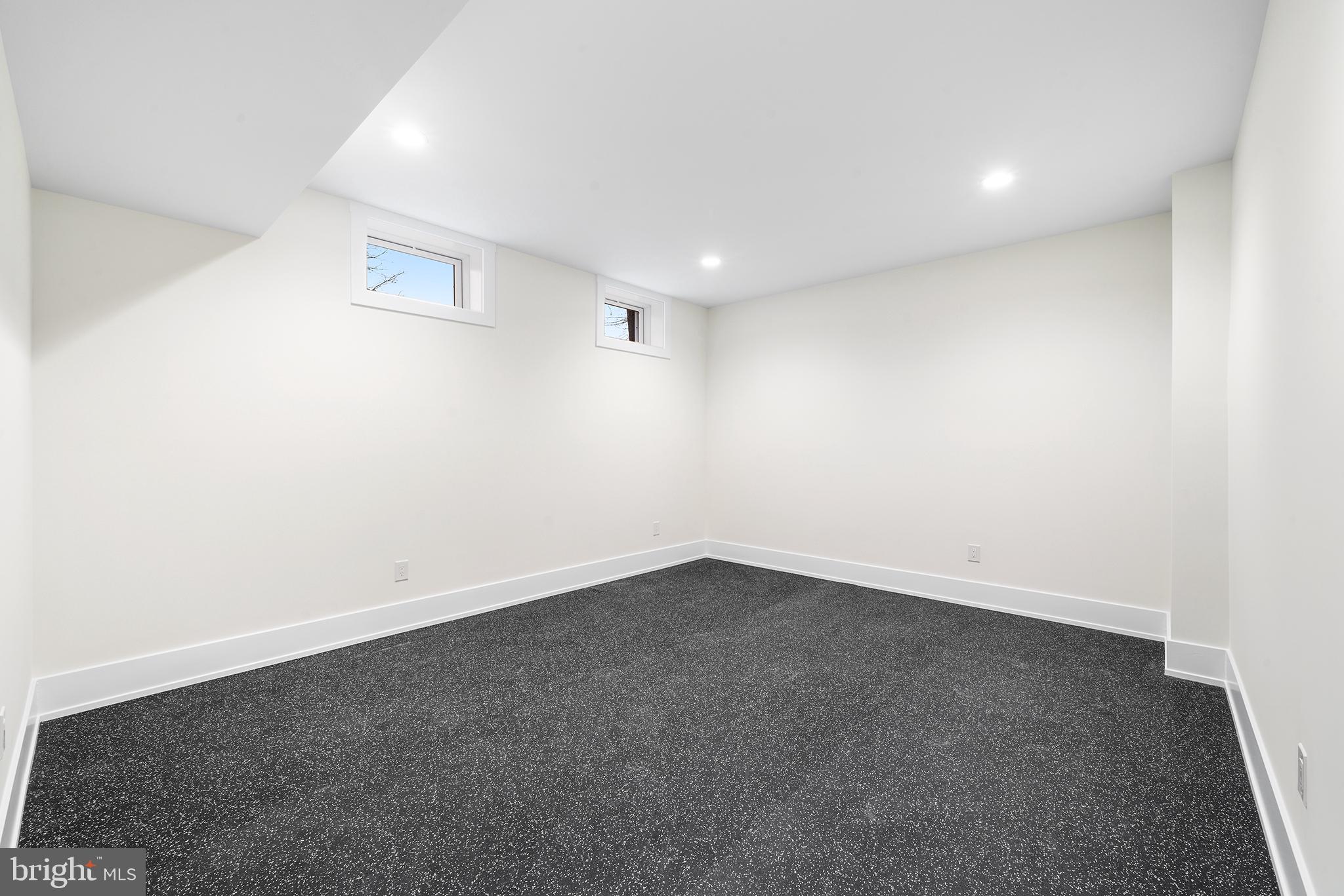 315 Old Limekiln Road Chalfont, PA 18914 - Photo 38 of 39 an empty room with a empty space and window