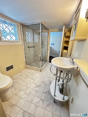 $2,500 | 157 Main Street, Farmington, CT 06032