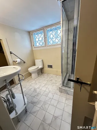 $2,500 | 157 Main Street, Farmington, CT 06032