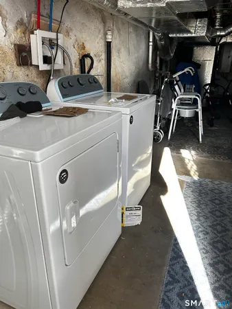 $2,500 | 157 Main Street, Farmington, CT 06032