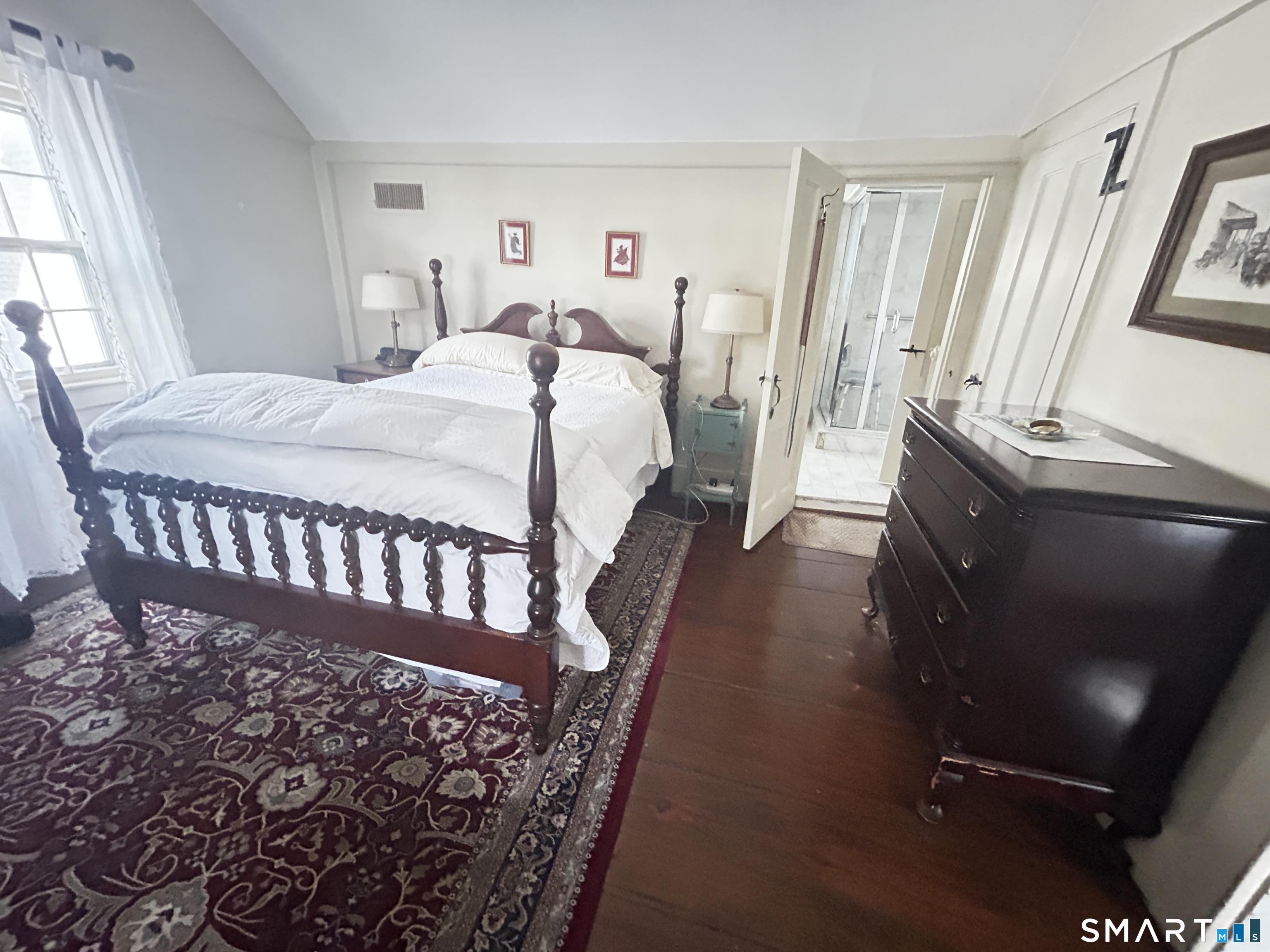 157 Main Street Farmington, CT 06032 - Photo 25 of 30 Bedroom pic before tenant left