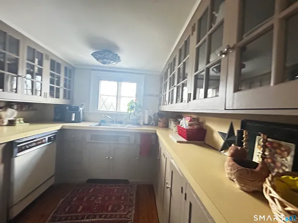 $2,500 | 157 Main Street, Farmington, CT 06032