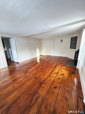 $2,800 | 157 Main Street, Farmington, CT 06032